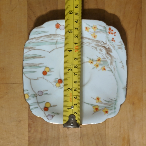 Free w/purchase Small Royal Standard China tutor-shaped plate - Picture 3 of 3